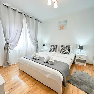 Sunrise Center דירה